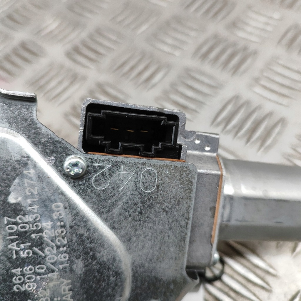 фото №6, Mercedes-benz eqb 2024 моторчик двірники скло задній