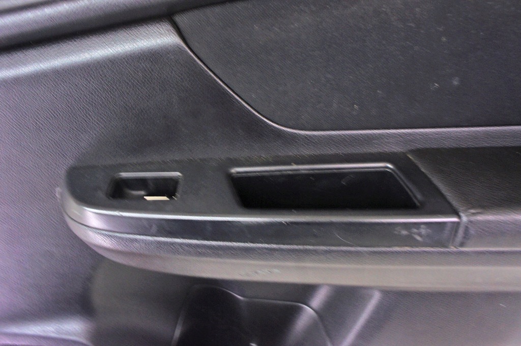 фото №9, Mx261 subaru xv i обшивка дверь правый задняя