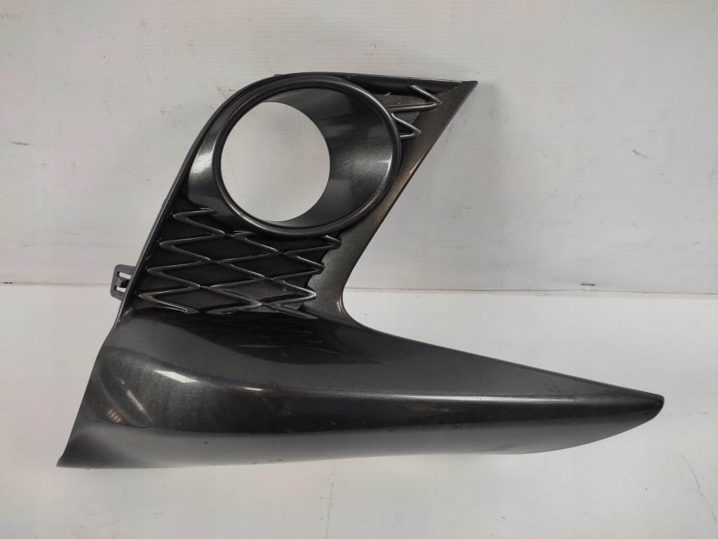 Купити Lexus ct200h lift решітка накладка бампера права