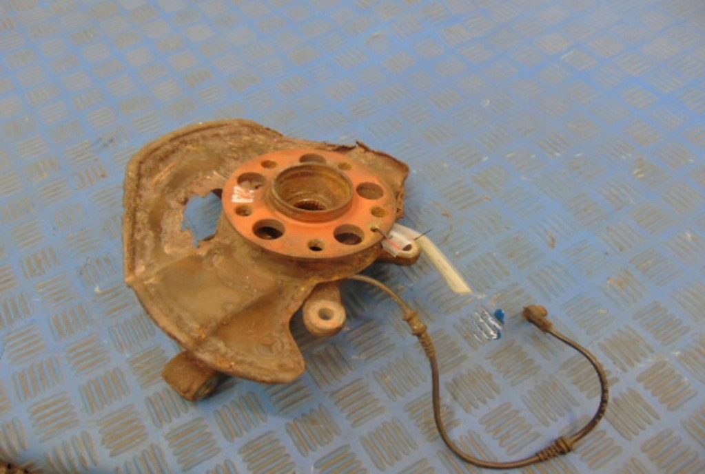 фото №1, Mercedes a klasa w169 2.0cdi поворотний кулак правий перед