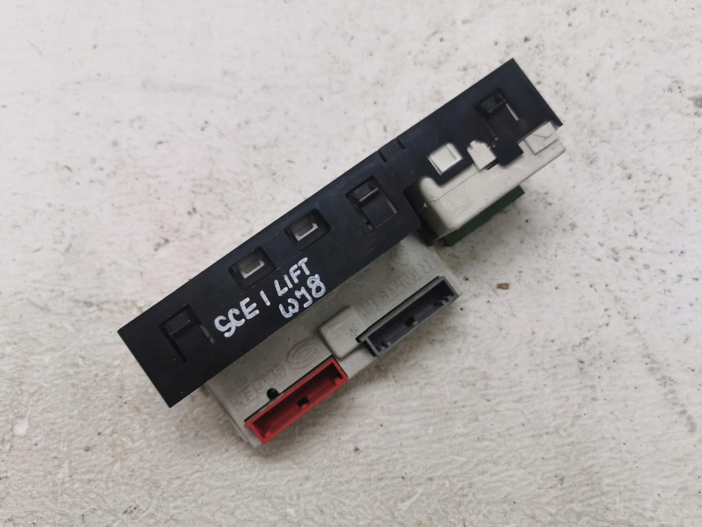 фото №2, Дисплей приборная панель renault scenic i p8200142416 eu