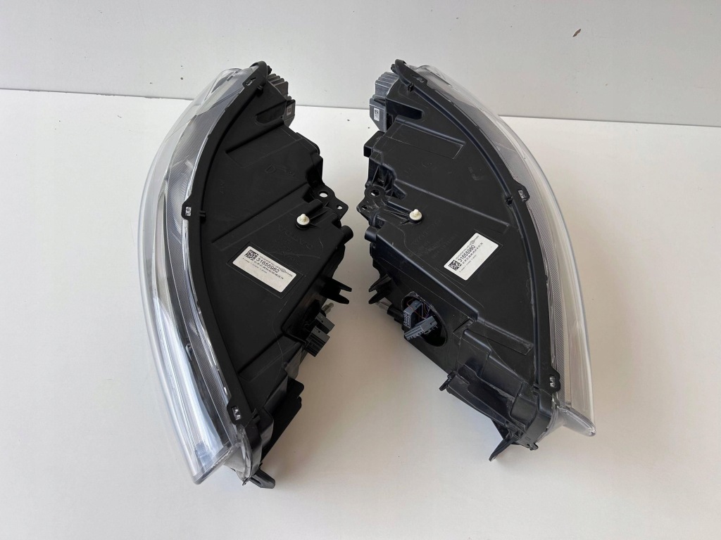 Volvo xc40 2 фара ліва правий перед full led оригінал Оригінал