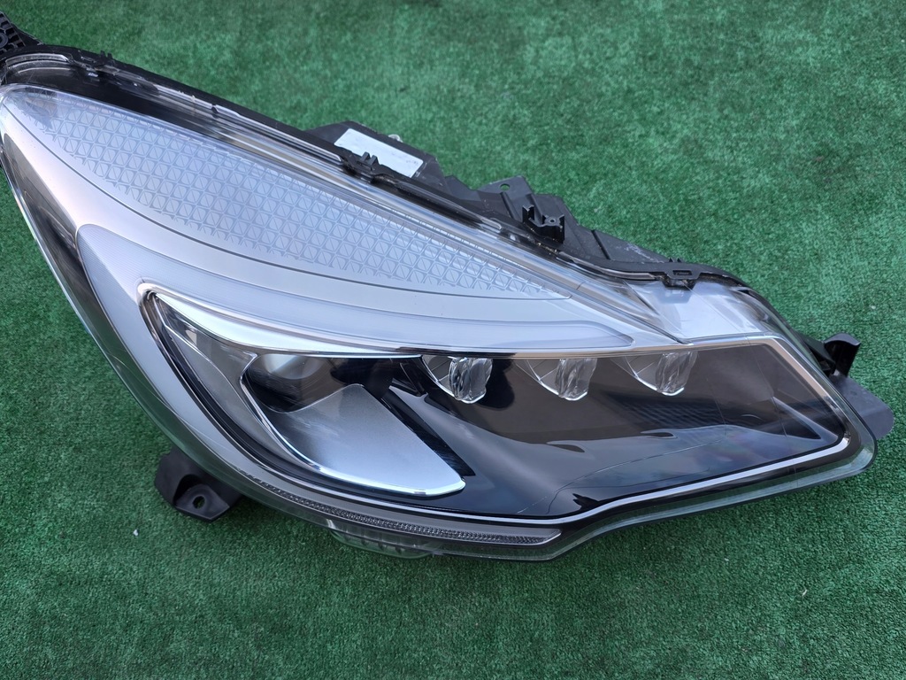 фото №1, Citroen ds3 lift bi-xenon+ led лампа передня kpl