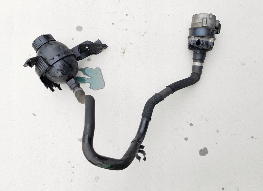 фото №1, Bmw 5 f10 7 f01 f02 wąż шланг wody гібрид