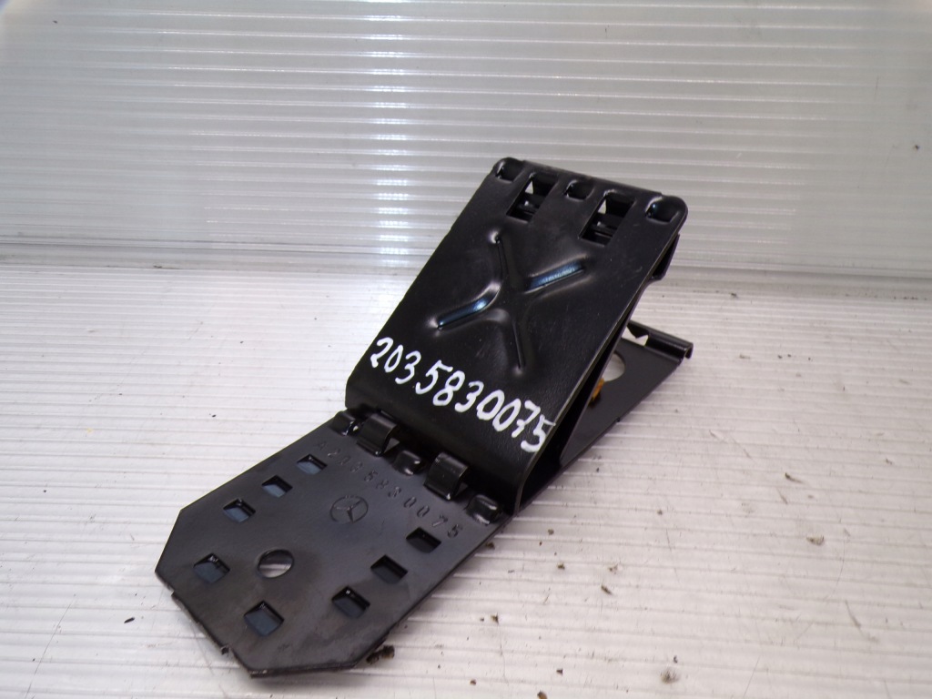 фото №1, Шпонка опора блокировка pod колесо mercedes slk r171 w203 w209 2035830075