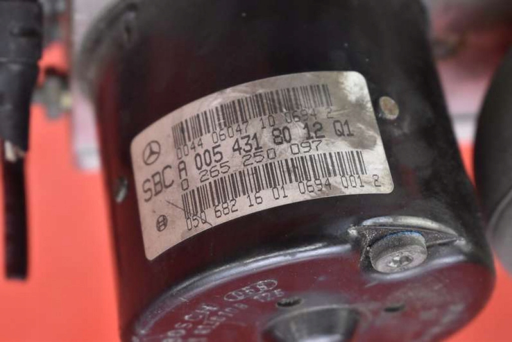 фото №9, Насос abs a0054318012 mercedes cls c219 w219 3.5 v6 272 km 04-08