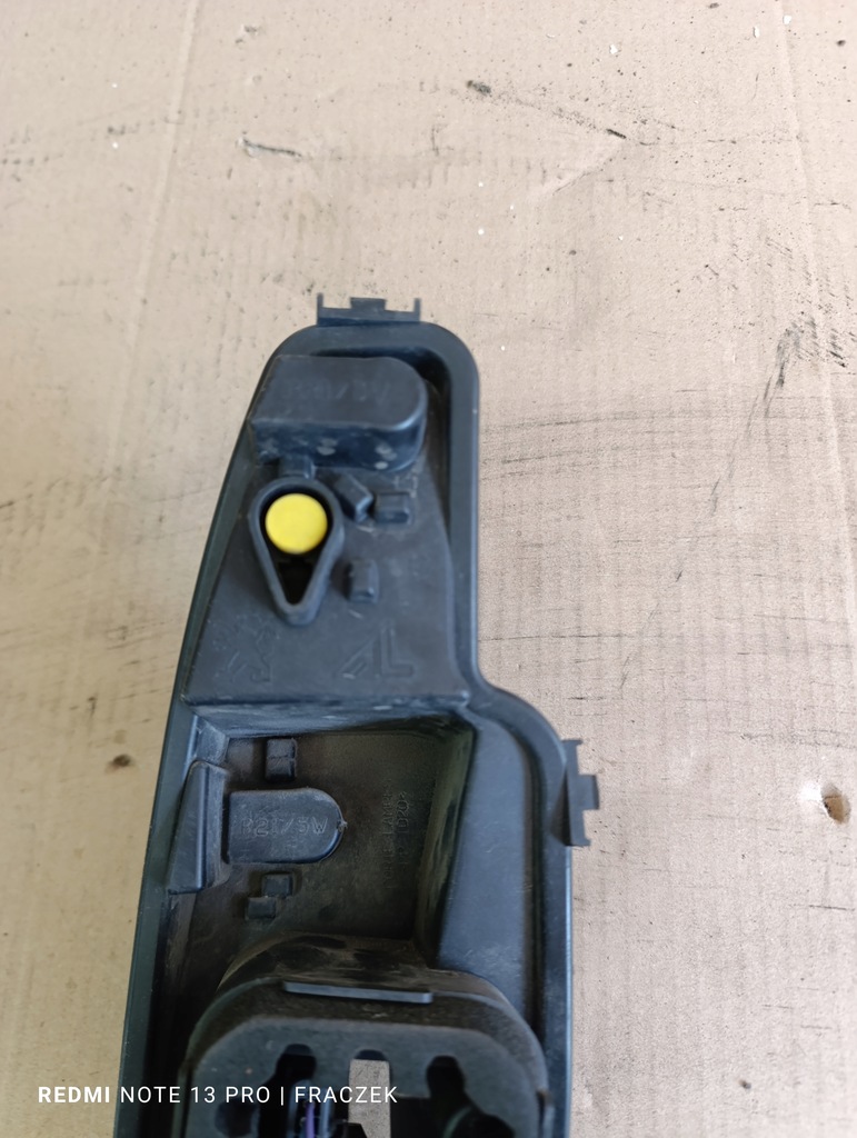 фото №15, Вкладыш лампы задняя колодка левый peugeot 308 kombi sw