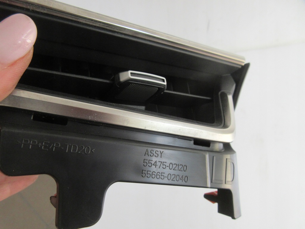 фото №8, Corolla e21 решётка обдув левая 55650-02840