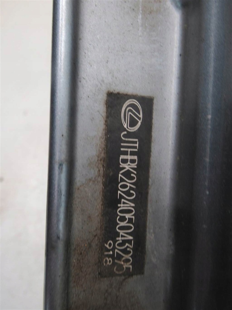 Крыло  перед левое  lexus is 2 седан англичанин  05-13 в Украине