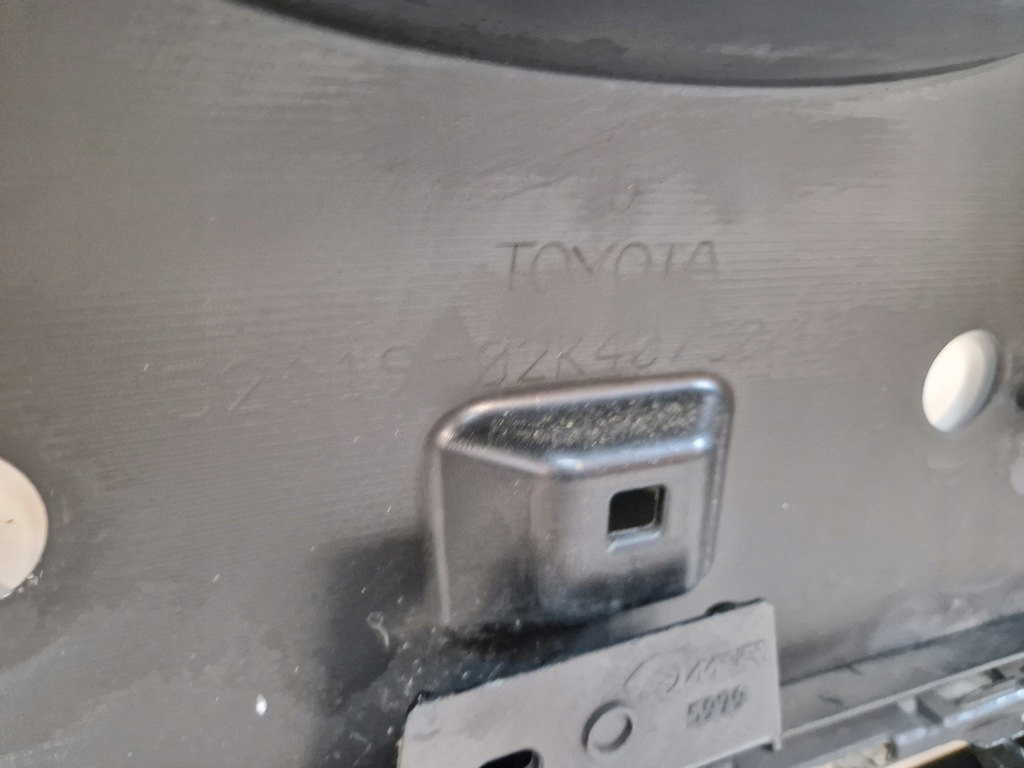 Toyota auris 2 2 рестайлінг  бампер передній перед 52119-02k40 Ціна