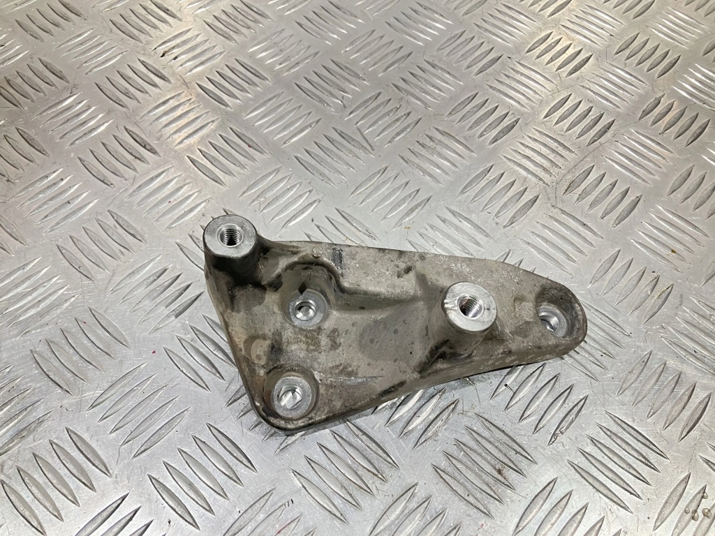 фото №1, Кронштейн двигателя bmw f44 1.5 i b38