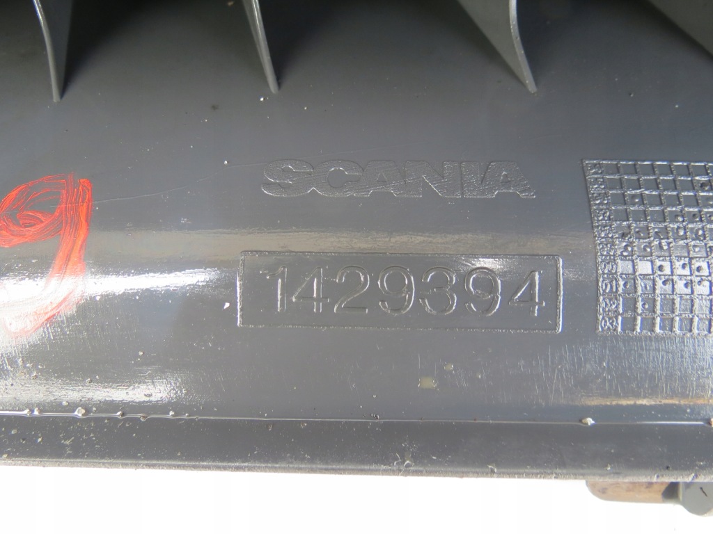 Молдинг крыла кабины scania 420 1429394 в Украине