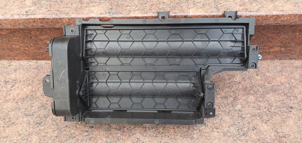 Kia ev3 впуск кермо  повітря жалюзі ліва Зі Шроту