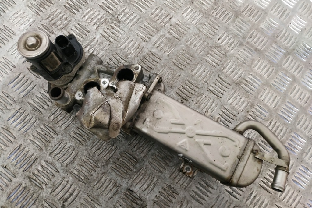 фото №9, Радіатор egr vw passat variant b7 365 03l131512c 2.0l дизель 103kw 2012