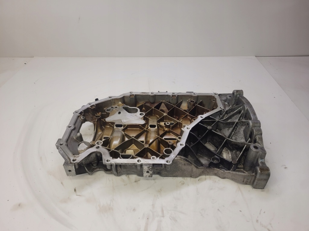 Поддон масляная полублок двигателя audi a4 2.0 tfsi 06h103603s Киев