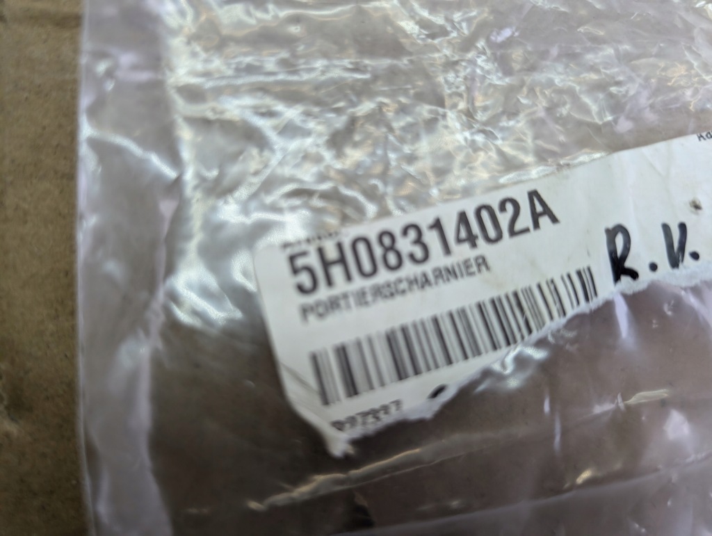 фото №7, Volkswagen golf viii 8 петля дверь правый перед 5h0831402a