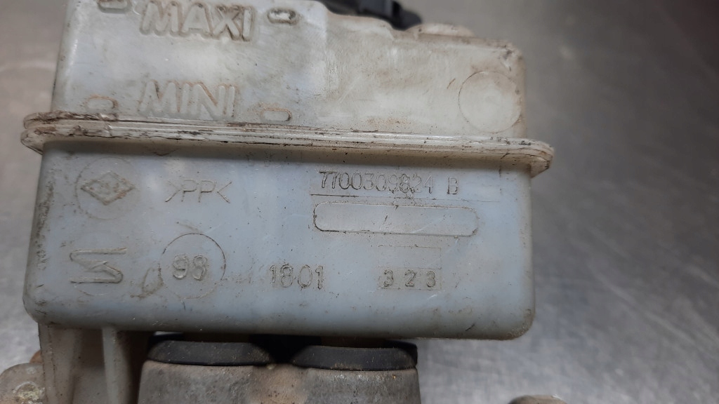 фото №6, Насос гальмівна renault master ii 2.5d 98r 7700309824