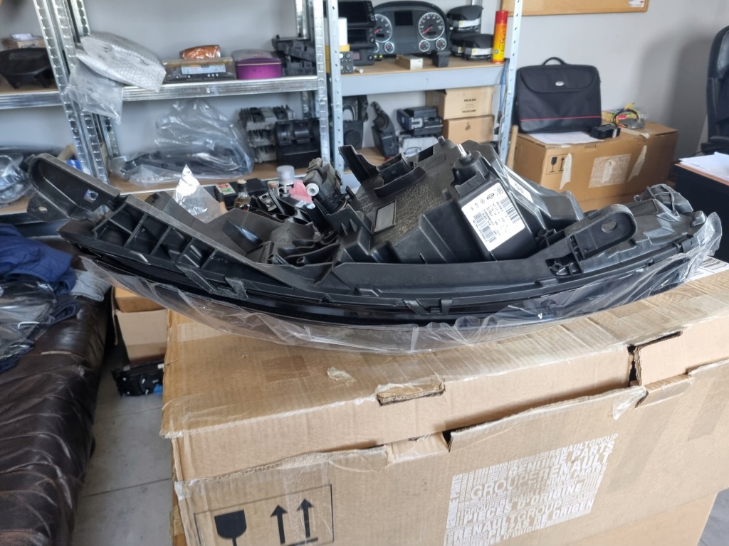 фото №5, Renault clio v лампа full led правая перед передняя оригинал nowa 2023