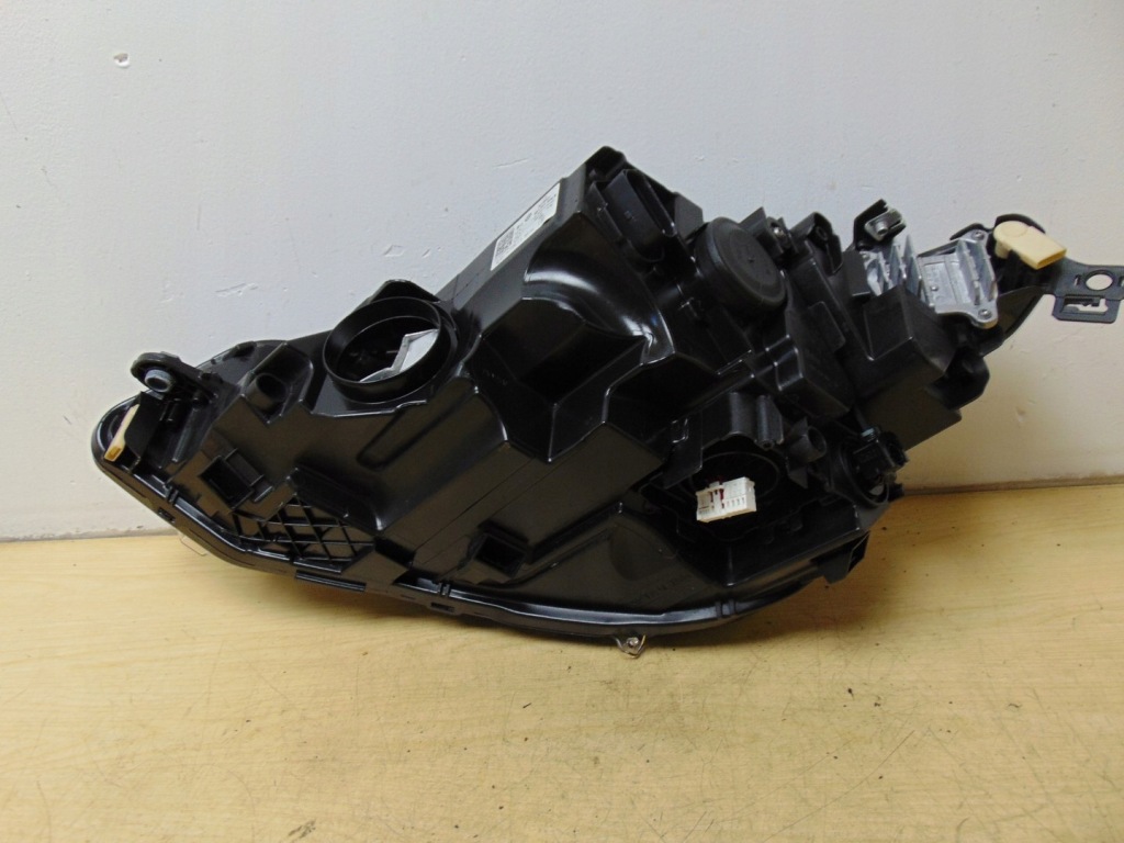 Фара правый  перед vw golf viii led европа оригинал Оригинал