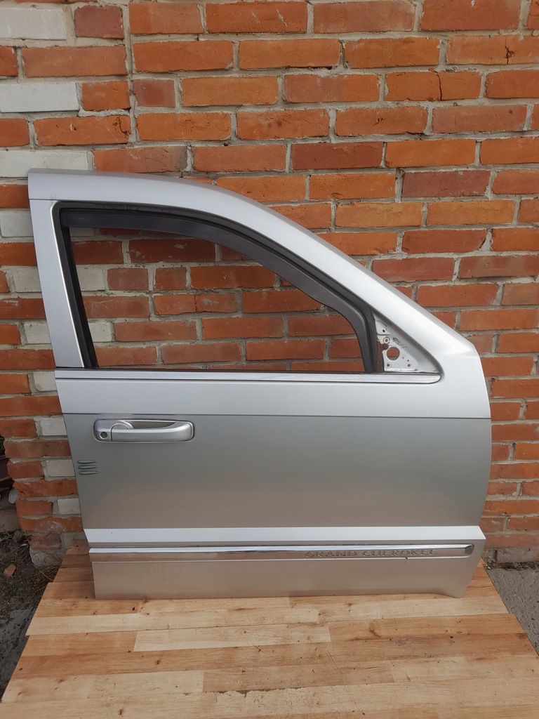 фото №1, Jeep grand cherokee wk 5-10 дверь правый перед