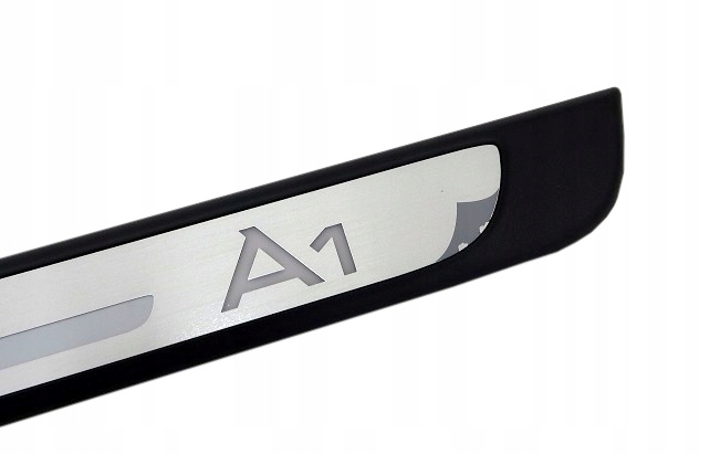 фото №3, Молдинг порог подсвечиваемые logo audi a1