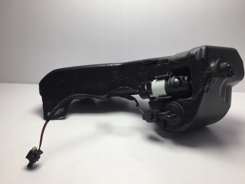 фото №4, Mercedes cls c257 бачок жидкость омывателя