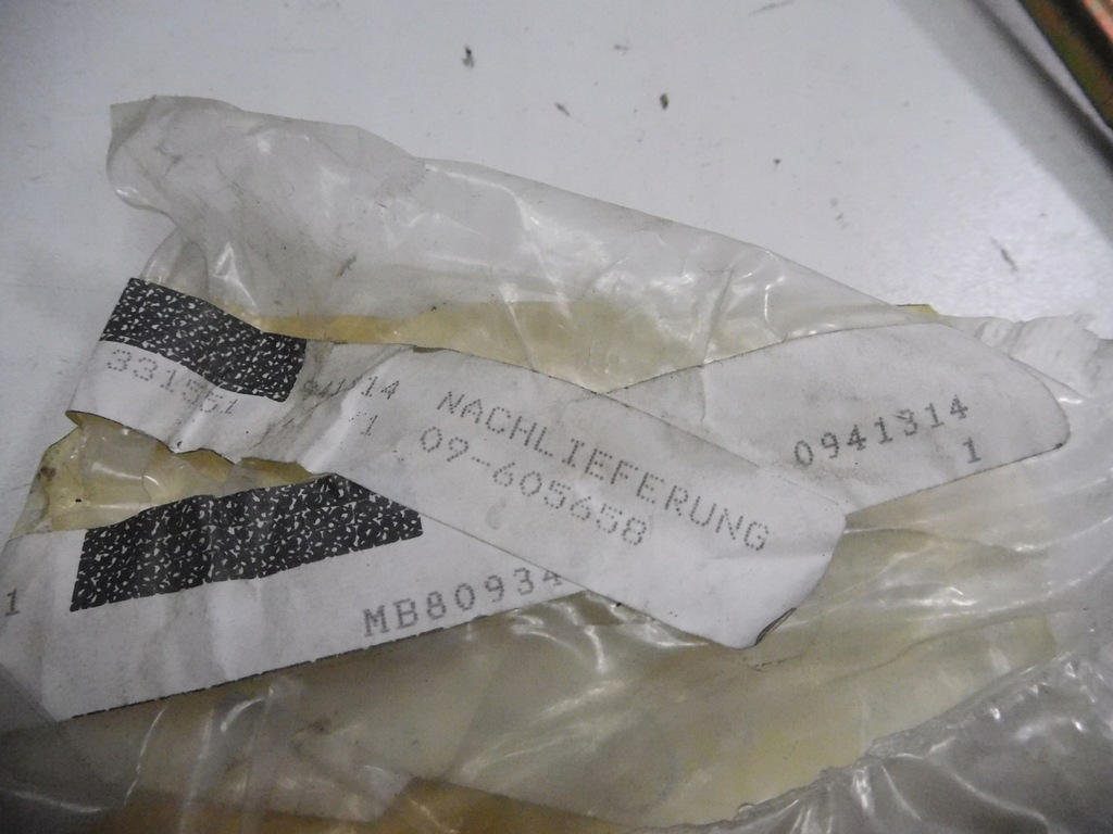 фото №7, Болт рычага задняя mitsubishi mirage оригинальный номер mb809345