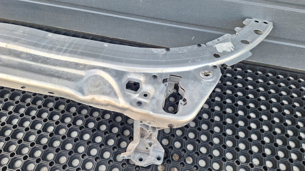 фото №4, Mercedes c w205 pas передний верхний