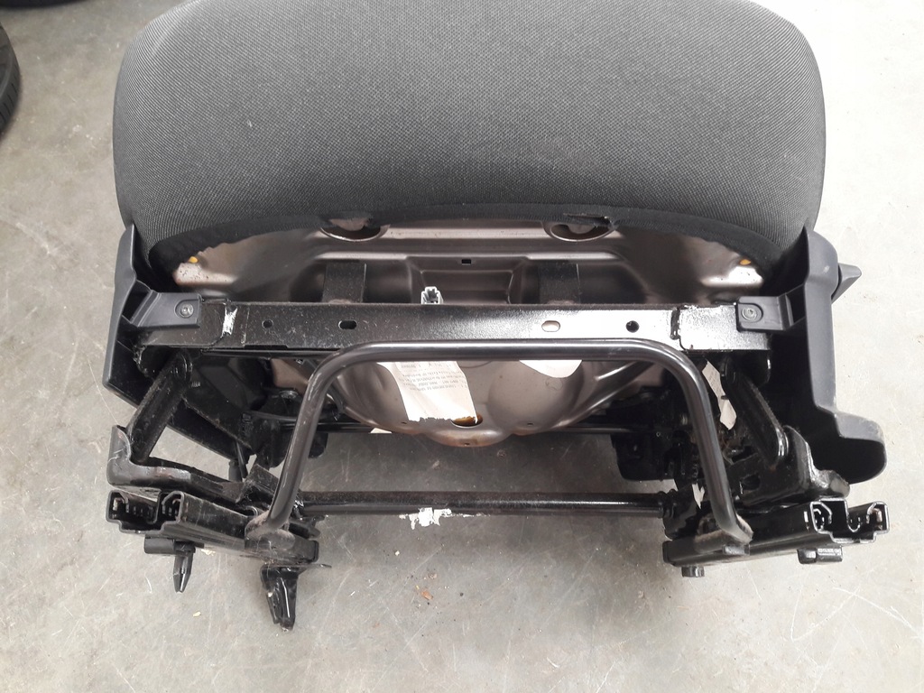 фото №6, Сидіння лівий перед lancia musa