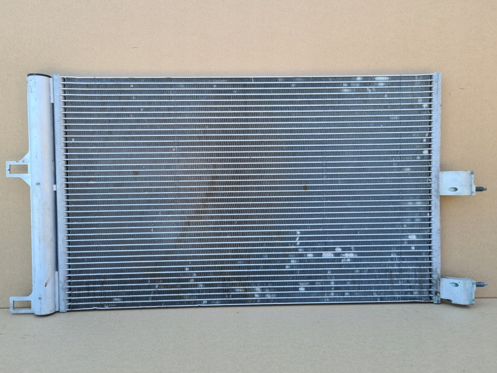 Купити Радіатор кондиціонера tesla 3
