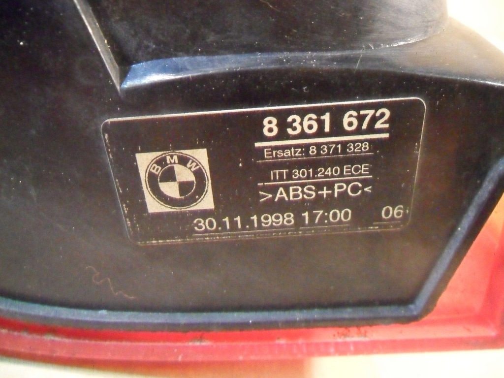 фото №12, Bmw 5 e39 kombi правая лампа задняя 8361672
