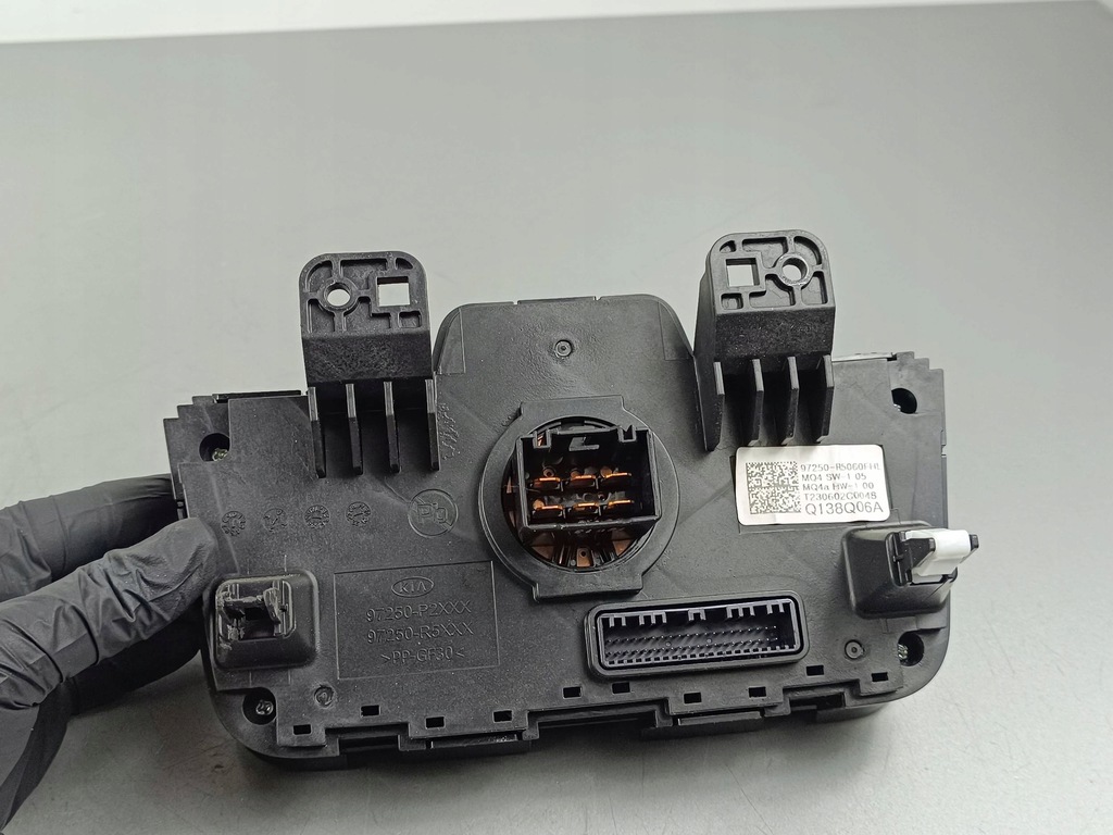 фото №7, 2023 kia sorento iv панель кондиціонера 97250r5060h