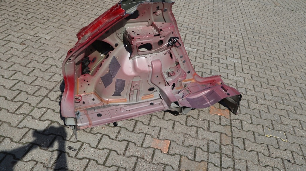 фото №4, Volvo xc40 четверть крыло левая задняя 725