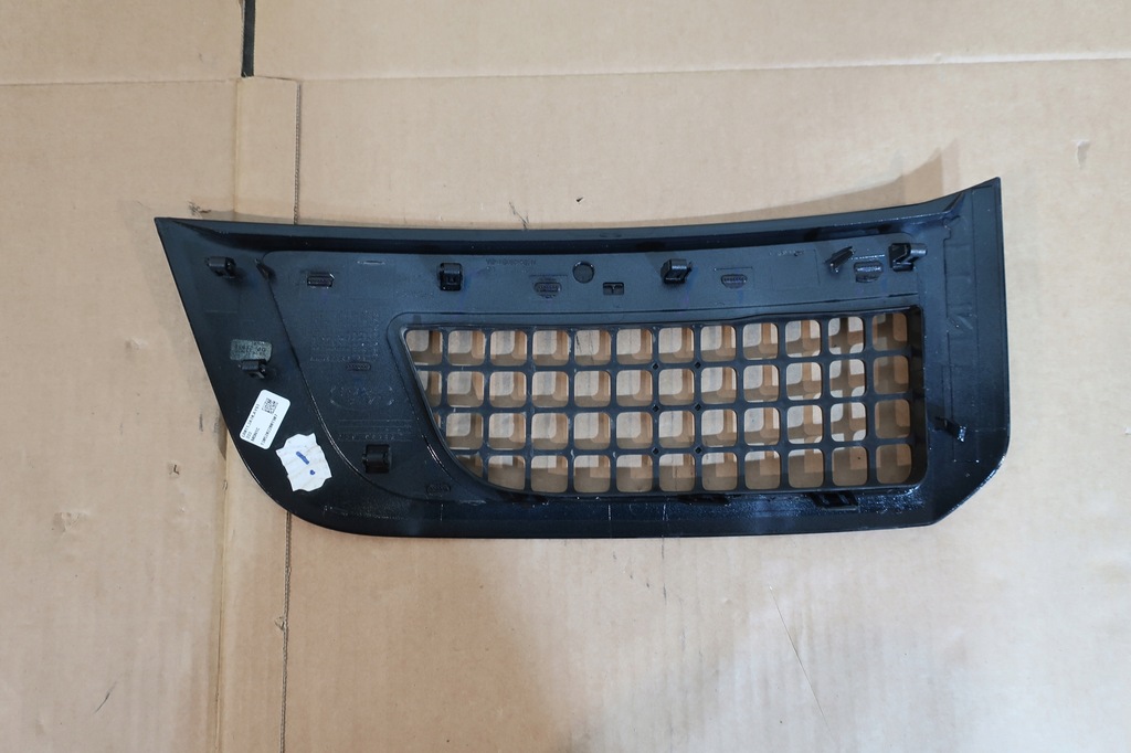 фото №2, Решётка левая впуск крыла land rover defender