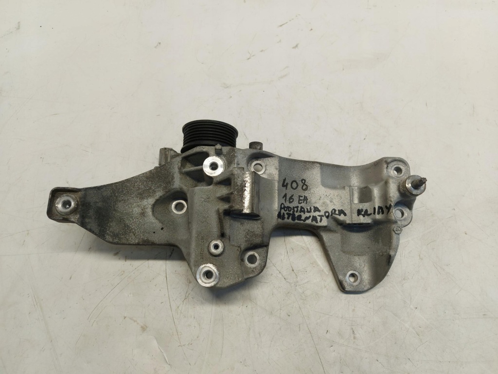 Купить Peugeot 408 gt p54 кронштейн генератора 9833032280