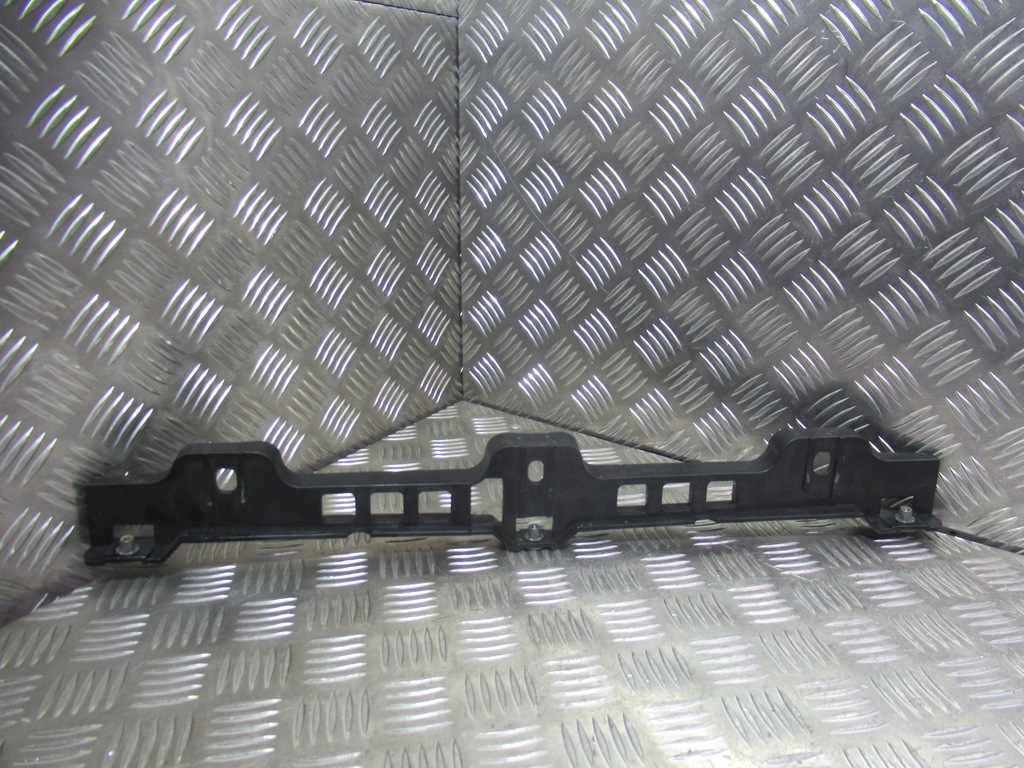 фото №1, Audi r8 кронштейн бампера напрямна 427807215a