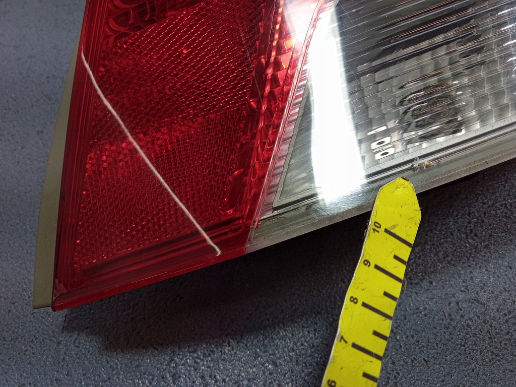 фото №6, Toyota yaris ii лампа задня права