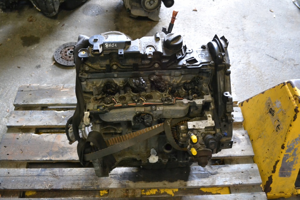 Купити Двигун стійку  peugeot citroen 10fdcg 1.4 hdi