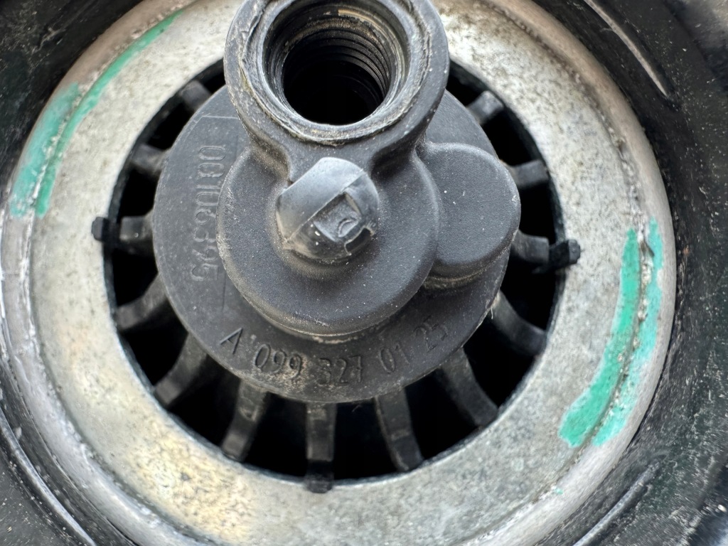 Mercedes gle ml w292 w166 airmatic амортизатор перед правий a2923200400 Недорого