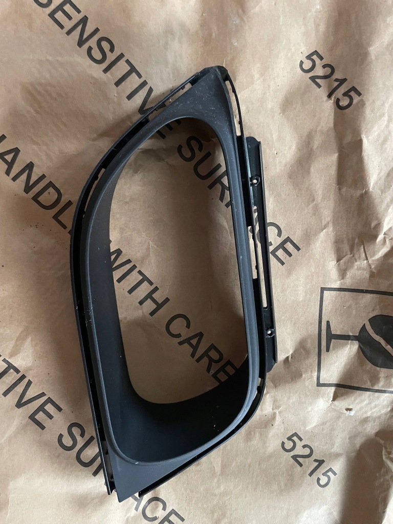 фото №1, Рамка выхлоп правая porsche 911 turbo 991505652011