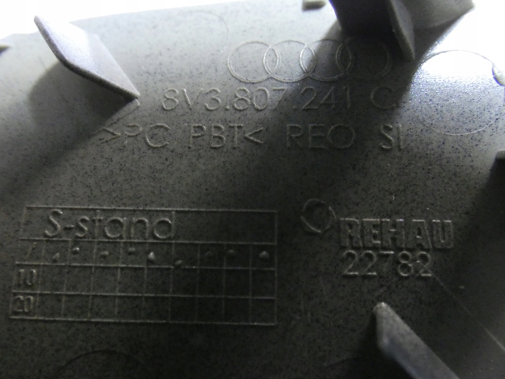 фото №15, Заглушка бампера передній, захист фаркоп буксирувальний audi a-3 8v lift