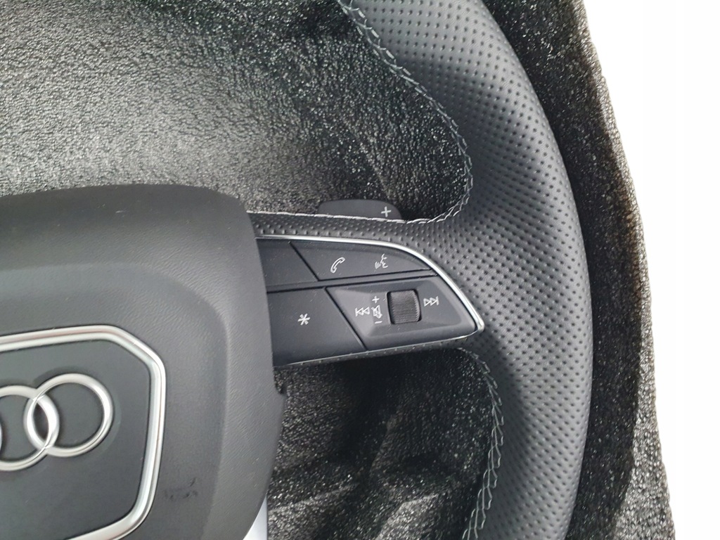 фото №15, Повітропровід audi q7 4m s-line пелюстки перемикання зрізана 4m0419689