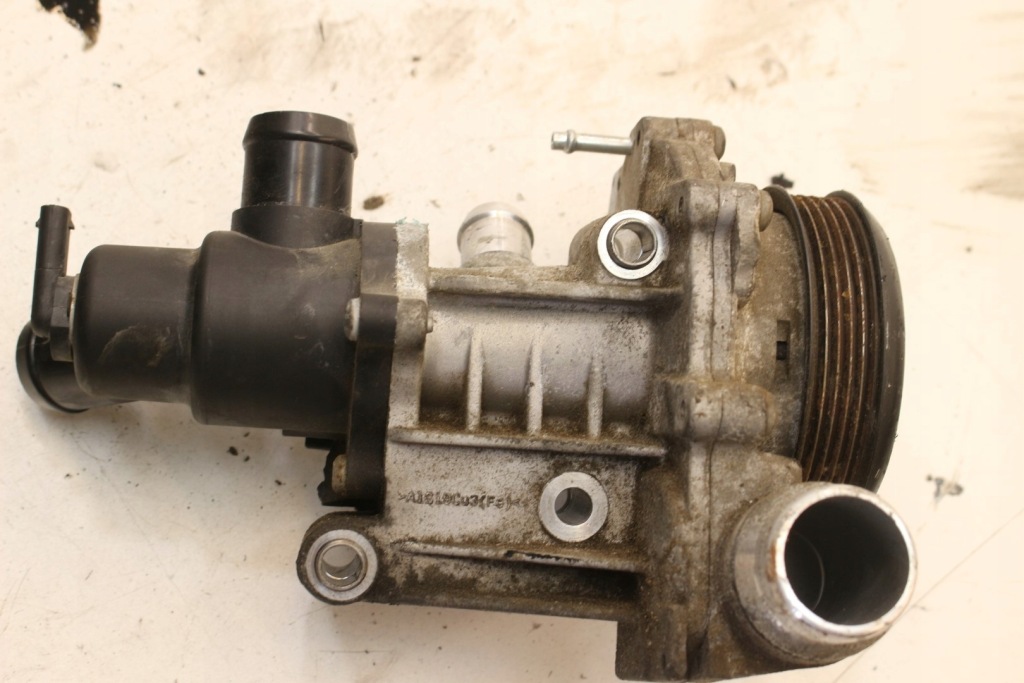 Насос води mercedes w176 1.8 cdi Недорого