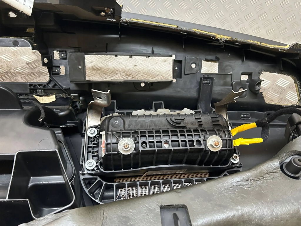 фото №12, Приборная панель консоль ремни подушка безопасности комплект alfa romeo giulietta europa