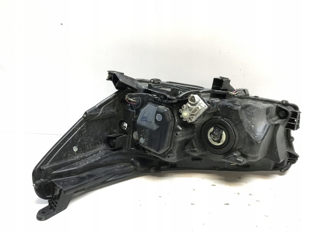 фото №13, Toyota hilux viii 8 лампа правая led 2015 -