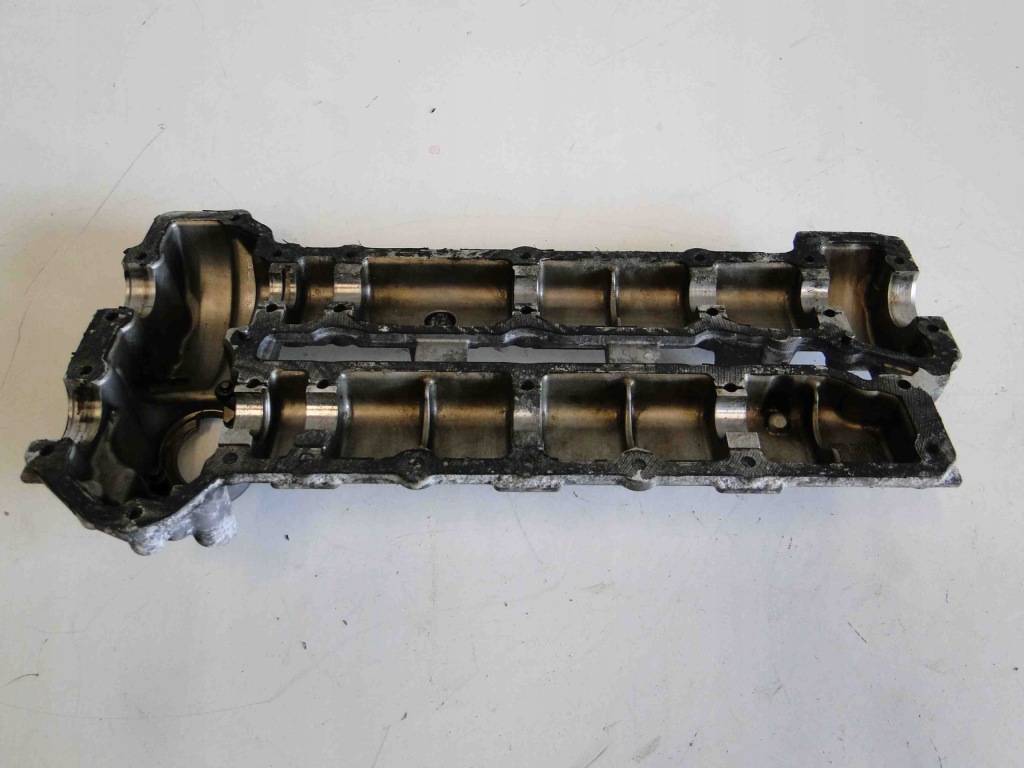 Крышка клапанов r klasa w251 om642 a6420101630 Киев