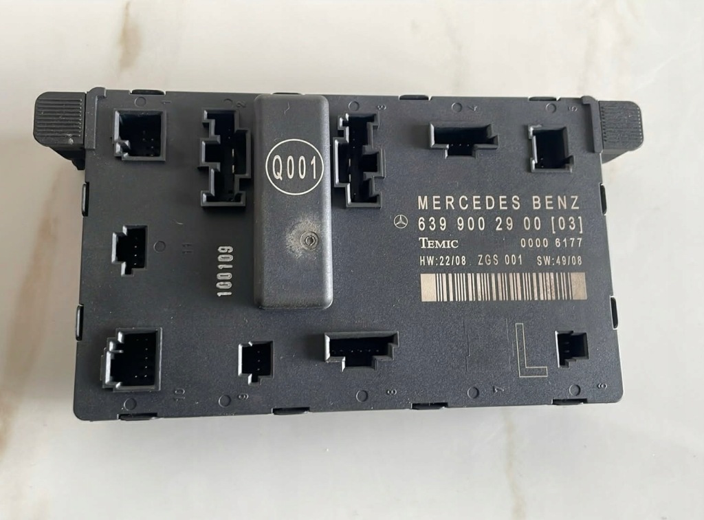 Купити Модуль блок керування двері mercedes-benz оригінальний номер 6399002900