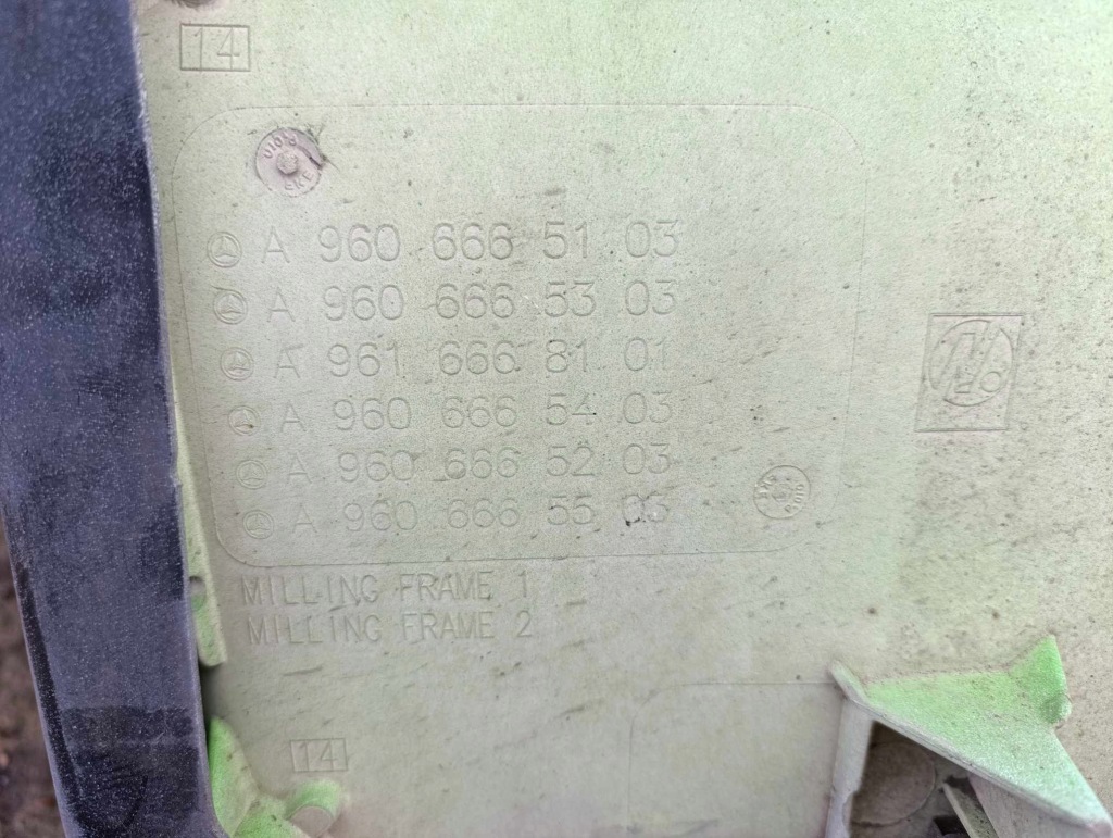 Правая подножка подножка mercedes actros mp4 Цена