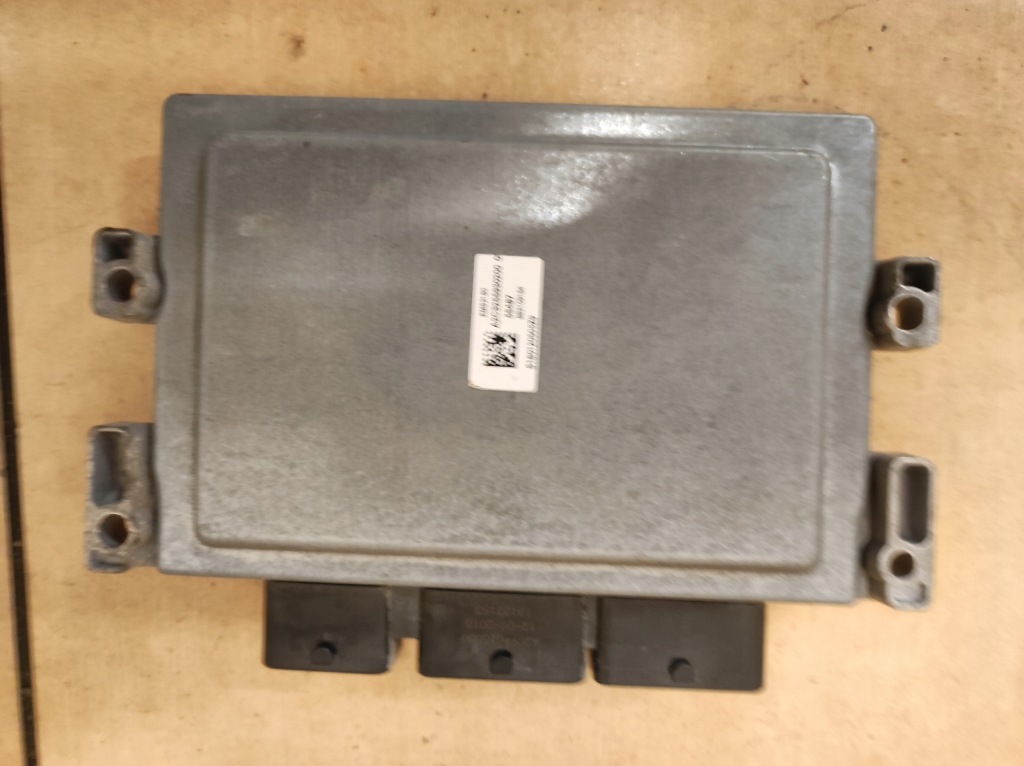 фото №3, Бортовий комп'ютер двигуна zoe i