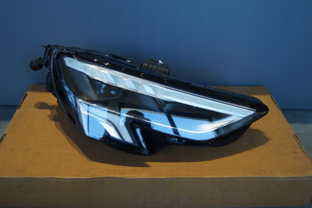 фото №1, Full led audi a3 8y правая подсветка europa 8y0941034